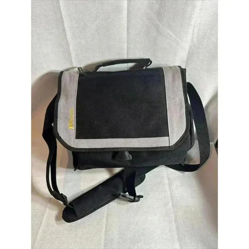 Targus City Gear Mini Messenger Bag Case for iPad, Tablet, Notebooks DVD w/Strap